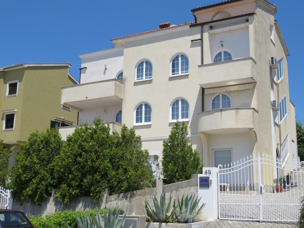 Apartments Villa Urbajs Vrsar Bagian luar foto