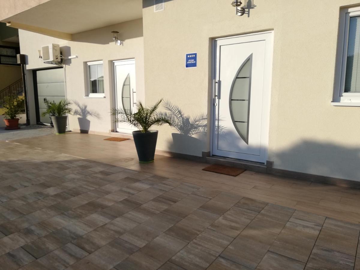 Apartments Villa Urbajs Vrsar Bagian luar foto
